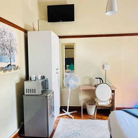St Eve Lodge & Spa บลูมฟอนเทน ภายนอก รูปภาพ